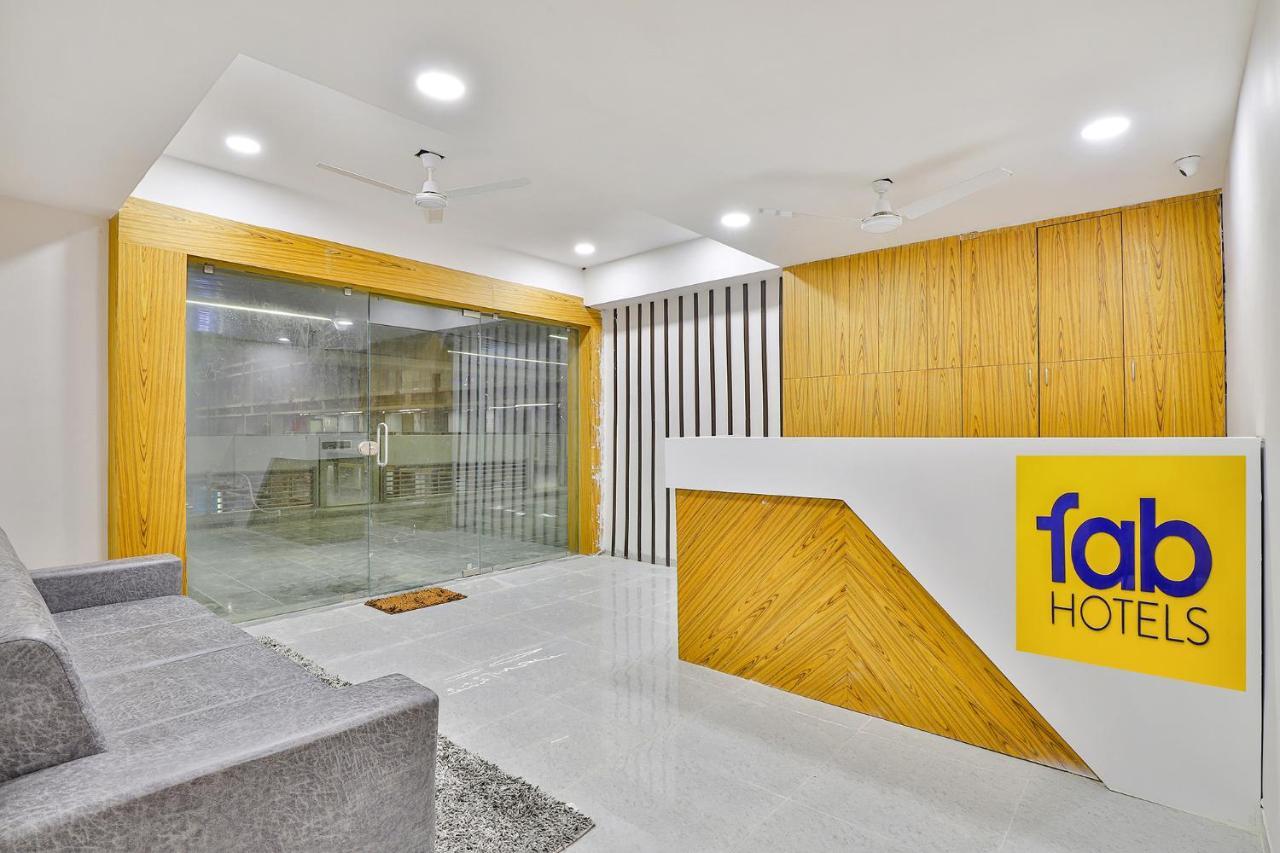 FabHotel Parkland A Ahmedabad Exterior foto